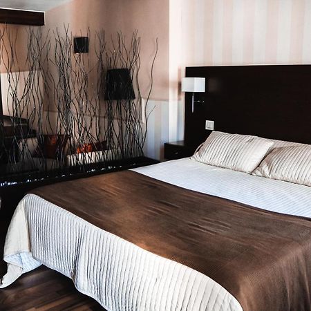 Hotel Rural Plaza Mayor Chinchon Bagian luar foto