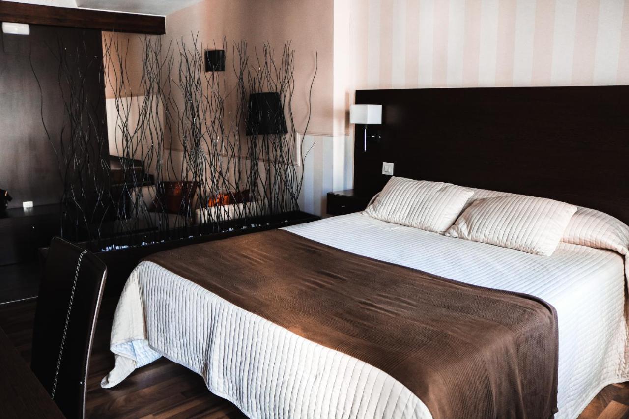 Hotel Rural Plaza Mayor Chinchon Bagian luar foto